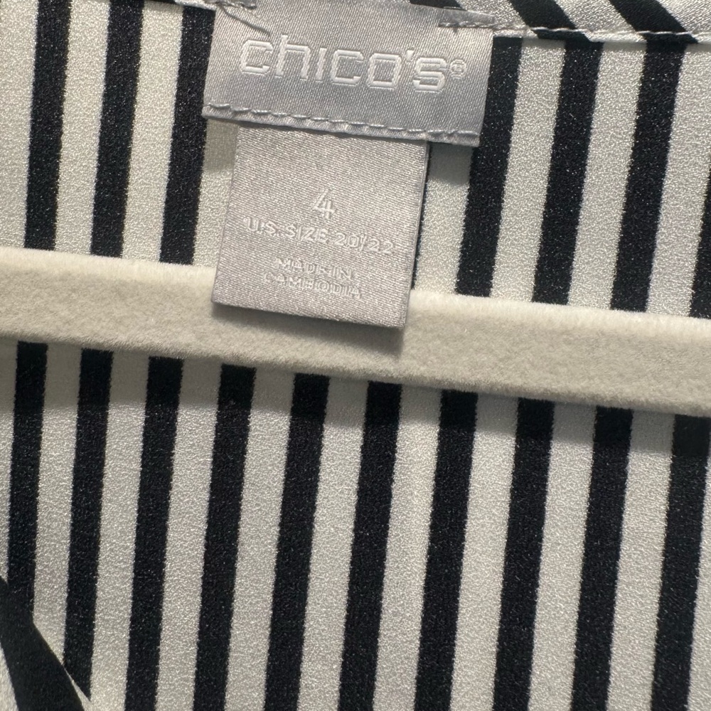 Chico's Black and White 3/4 Sleeve Boxy Tunic - Picture 3 of 4